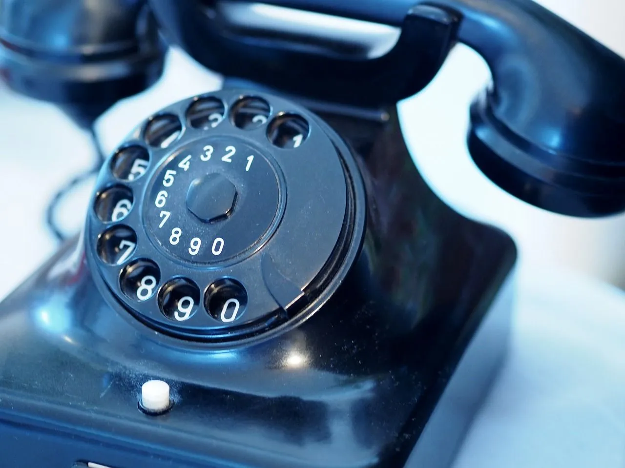 Guida pratica ai diritti dei consumatori nella telefonia: come evitare trappole e difendersi dalle pratiche ingiuste.